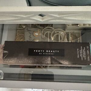 Fenty Beauty Pro Filt'r Foundation Soft Matte 425 Opened